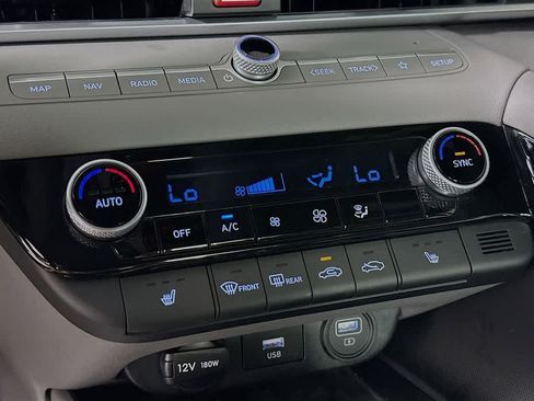 Used 2023 Hyundai Elantra SEL w/ Convenience Package FWD image 17