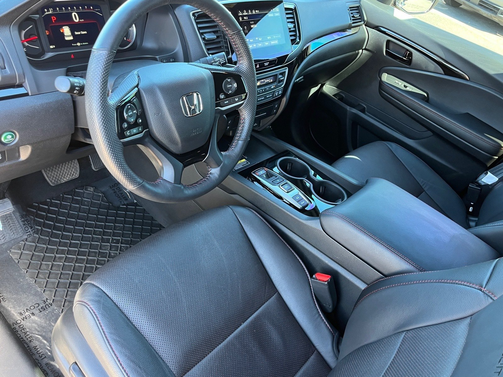 Used 2025 Honda Passport Black Edition image 16