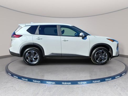 Used 2025 Nissan Rogue SV AWD/4WD image 5