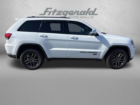 Used 2016 Jeep Grand Cherokee Laredo 75th Anniversary image 6