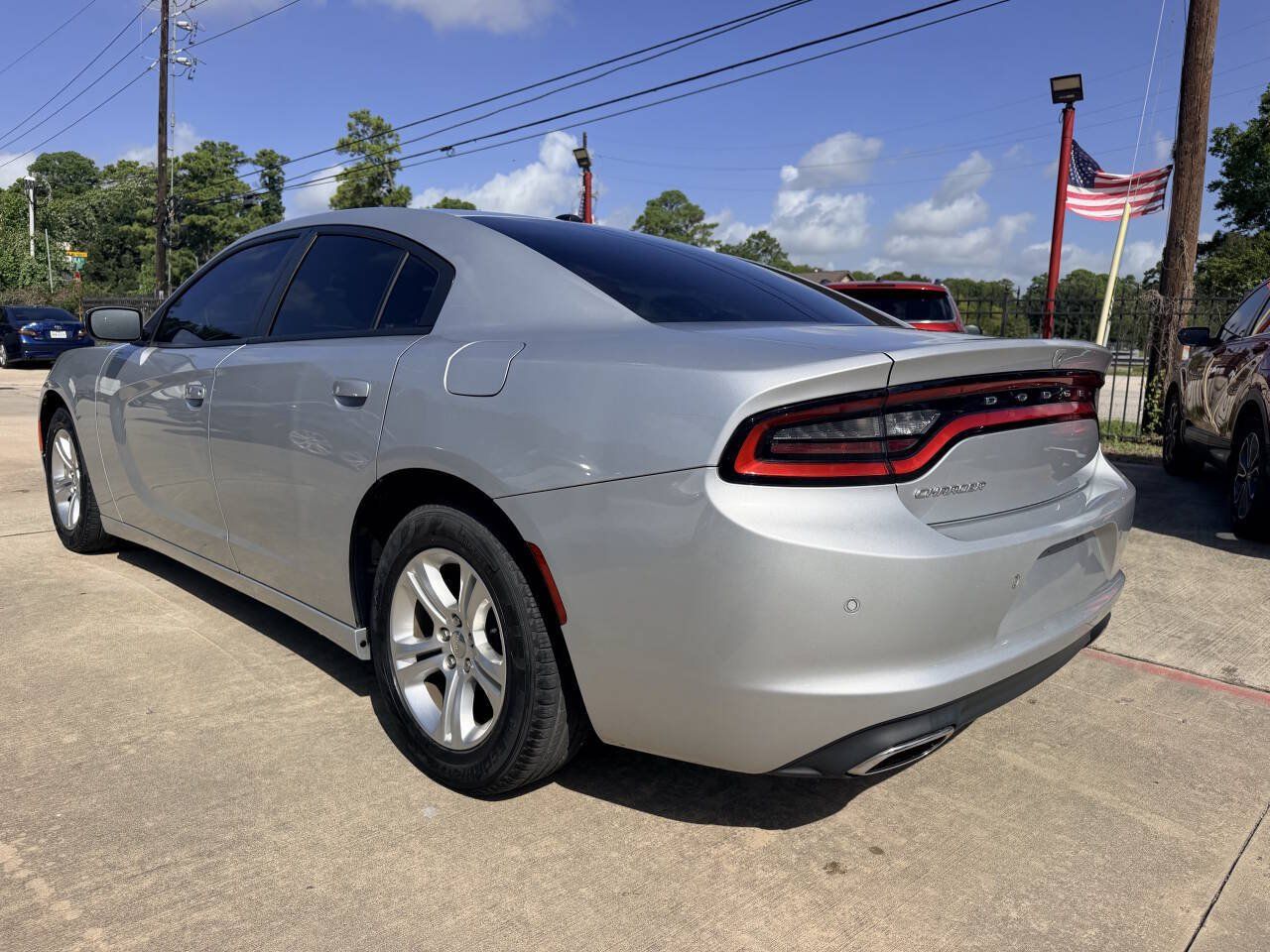 Used 2020 Dodge Charger SXT RWD image 5