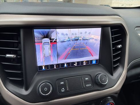 Used 2023 GMC Acadia Denali w/ Denali Ultimate Package FWD image 9