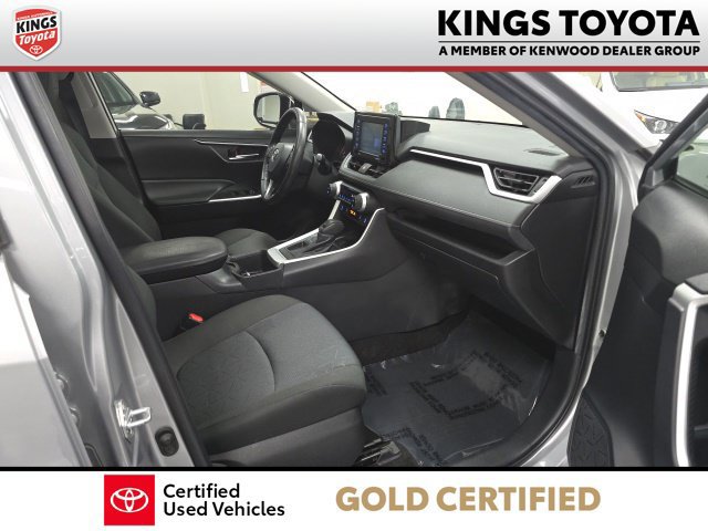Used 2022 Toyota RAV4 XLE w/ Convenience Package FWD image 6