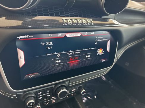 Used 2019 Ferrari Portofino Base image 22
