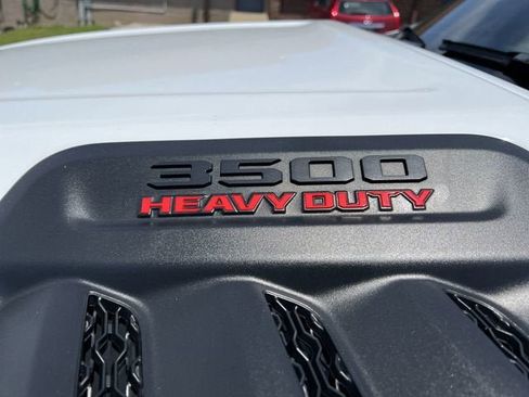 Used 2025 RAM 3500 Laramie AWD/4WD image 33