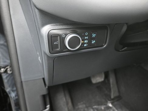 New 2025 Ford Explorer Active image 13