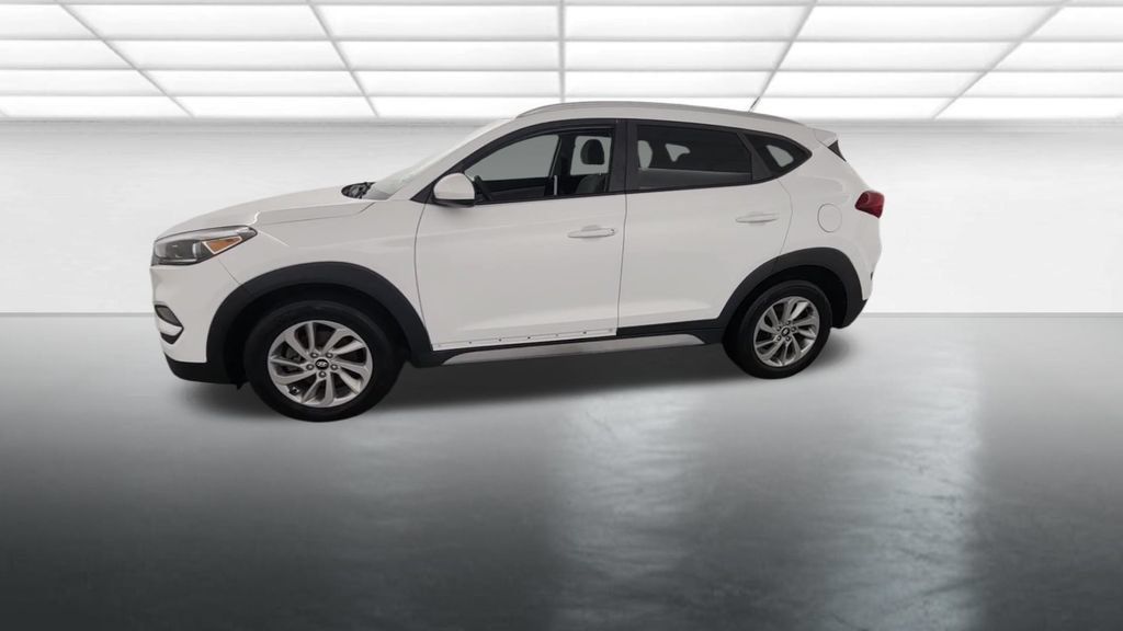 Used 2017 Hyundai Tucson SE w/ SE Popular Package 02 AWD/4WD image 3
