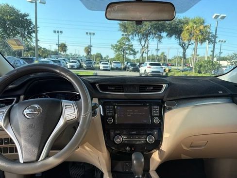 Used 2016 Nissan Rogue SL FWD image 9