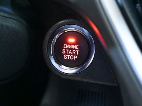 Used 2025 Subaru Crosstrek 2.0i Premium image 32