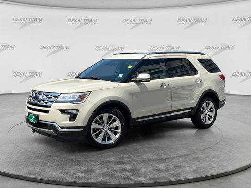 Used 2018 Ford Explorer Limited w/ Equipment Group 301A FWD image 3
