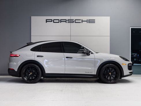 Certified 2022 Porsche Cayenne Turbo GT AWD/4WD image 8