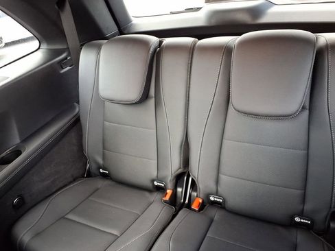 Used 2025 Mercedes-Benz GLS 450 4MATIC image 24