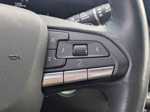 Used 2025 Cadillac XT4 Premium Luxury FWD image 25