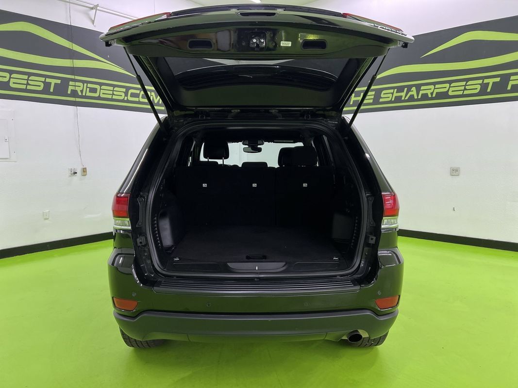 Used 2022 Jeep Grand Cherokee Laredo E AWD/4WD image 9