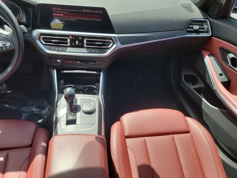 Used 2022 BMW 330i Sedan w/ Driving Assistance Package image 9