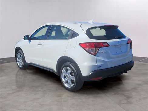 Used 2016 Honda HR-V LX image 6