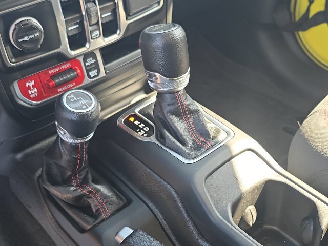 Used 2023 Jeep Gladiator Rubicon w/ Cold Weather Group AWD/4WD image 20