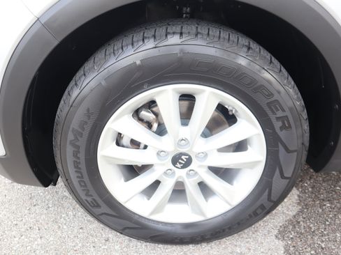 Used 2019 Kia Sorento AWD V6 image 11