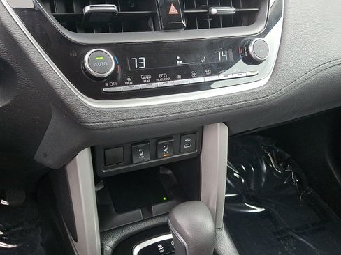 Used 2025 Toyota Corolla Cross XLE AWD/4WD image 15
