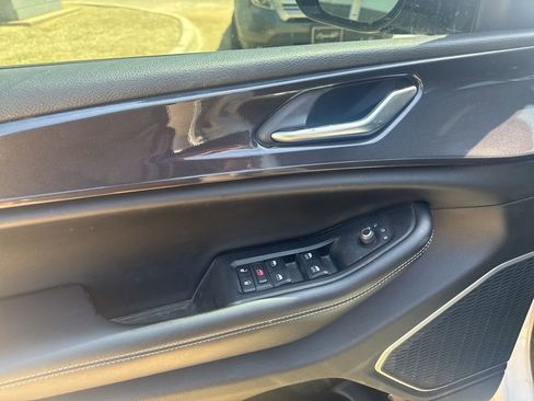 Used 2021 Jeep Grand Cherokee L Laredo AWD/4WD image 8