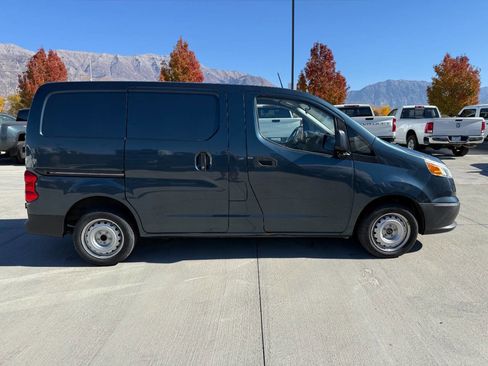 Used 2017 Chevrolet City Express LT w/ Technology Package image 2