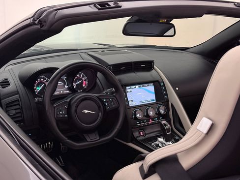 Used 2016 Jaguar F-TYPE S image 27
