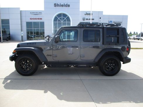 Used 2023 Jeep Wrangler Unlimited Sport AWD/4WD image 3