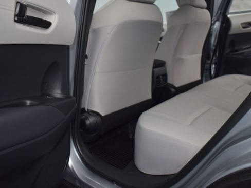 Used 2025 Toyota Corolla Cross L image 13