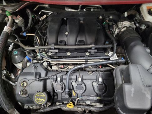 Used 2019 Ford Explorer XLT image 30