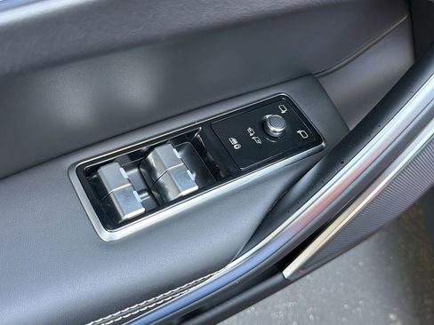 Used 2025 Jaguar F-PACE R-Dynamic S image 22