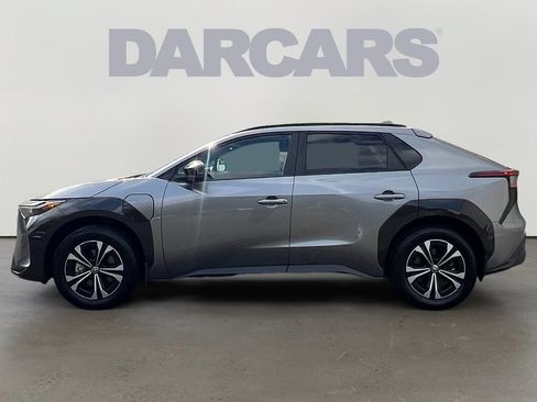Used 2025 Toyota bZ4X FWD w/ Weather Package image 4