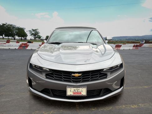 Used 2020 Chevrolet Camaro LT RWD image 7