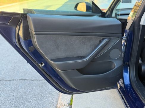 Used 2023 Tesla Model 3 Standard Range image 37