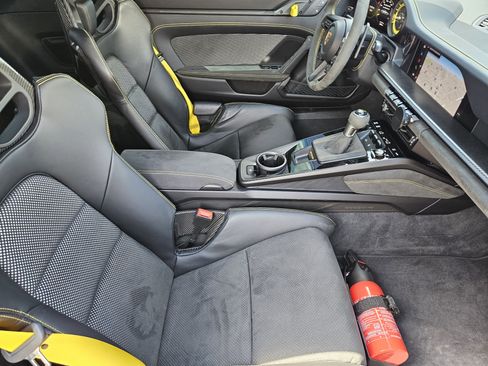 Certified 2025 Porsche 911 GT3 RS RWD image 16