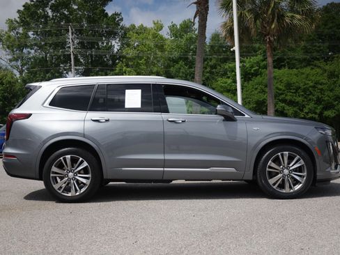 Used 2021 Cadillac XT6 Premium Luxury FWD image 8