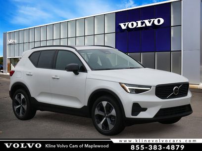 New 2026 Volvo XC40 B5 Core w/ Climate Package