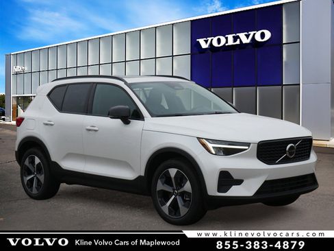 New 2026 Volvo XC40 B5 Core w/ Climate Package image 1