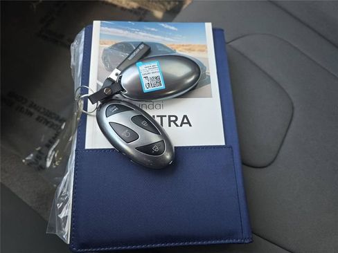 Used 2025 Hyundai Elantra Sport FWD image 26