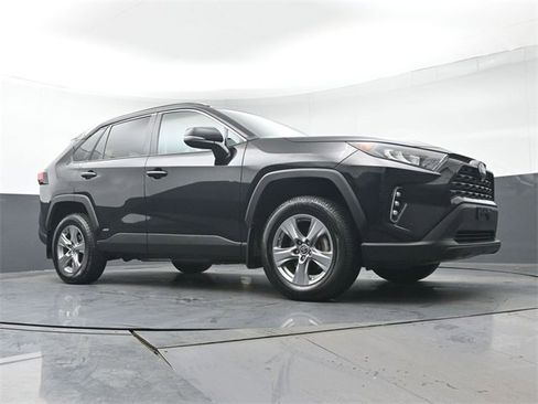Used 2022 Toyota RAV4 LE image 30