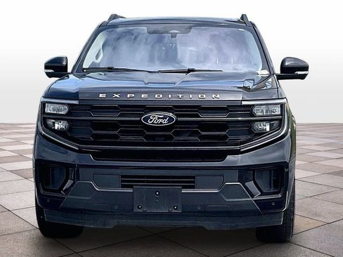 Used 2025 Ford Expedition Max Active AWD/4WD image 3