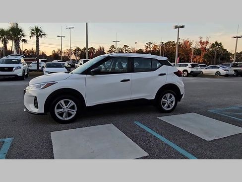 Used 2022 Nissan Kicks S image 26