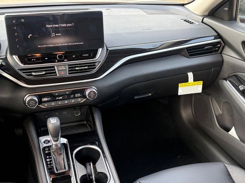 New 2025 Nissan Altima 2.5 SR w/ SR Premium Package image 13