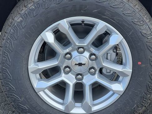 New 2026 Chevrolet Silverado 1500 RST w/ Z71 Off-Road Package AWD/4WD image 6