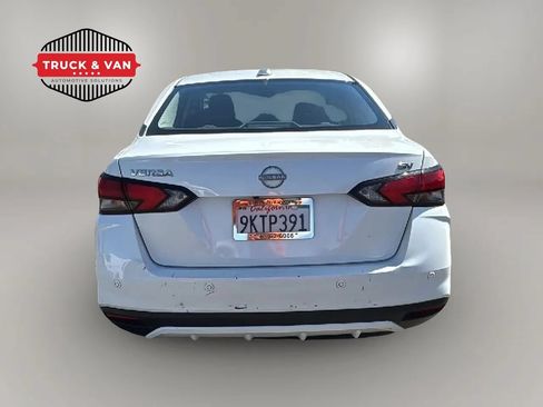 Used 2024 Nissan Versa SV FWD image 4