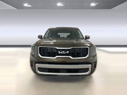 Used 2024 Kia Telluride EX w/ EX Captain's Chair Package image 5