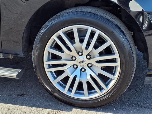 Used 2022 Ford Expedition Platinum image 9