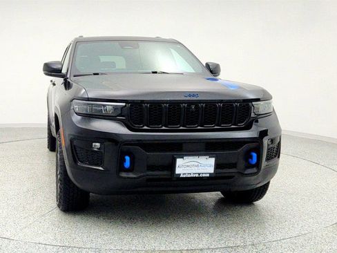 Used 2024 Jeep Grand Cherokee Trailhawk image 2