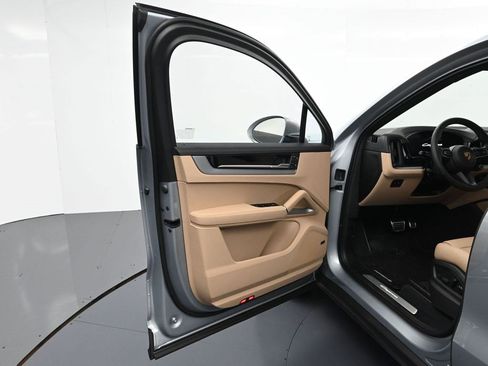 New 2026 Porsche Cayenne E-Hybrid Coupe image 16