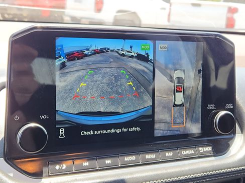 Used 2022 Nissan Rogue Platinum w/ Head-Up Display Package image 14