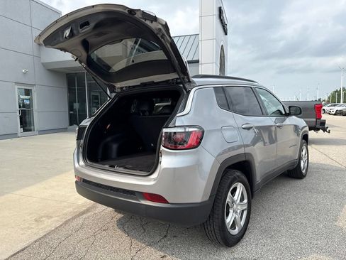 Used 2024 Jeep Compass Latitude AWD/4WD image 15